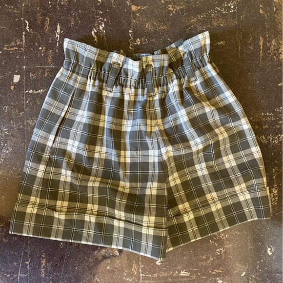 Aritzia Sunday Best Plaid Shorts - Picture 4 of 6
